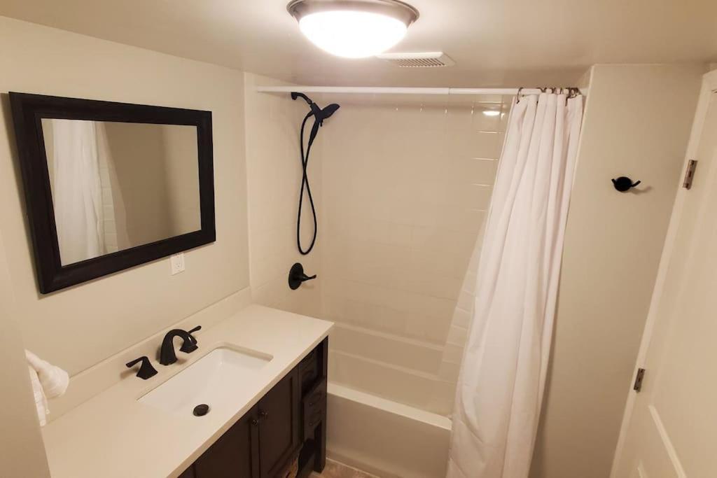 Luxury Dt Cottage - Free Parking - Self Check-In Anchorage Exterior foto